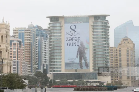 Zəfər paradının baş məşqi keçirilib