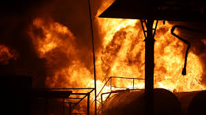 Rusiyanın neft zavodu VURULDU