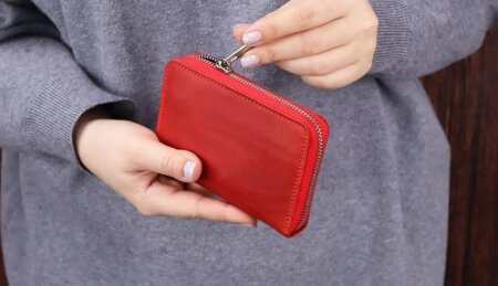 Pulqabınıza bunları qoymayın - Kasıblaya bilərsiniz