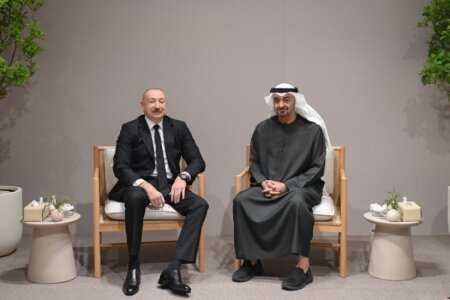 Əbu-Dabidə Prezident İlham Əliyev Birləşmiş Ərəb Əmirliklərinin Prezidenti ilə görüşdü