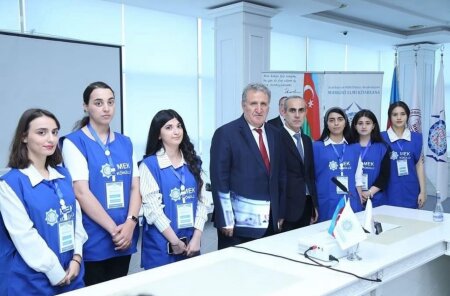 Mərkəzi Elmi Kitabxananın direktoru texnika elmləri doktoru Hüseyn Hüseynovun 5 dekabr – Beynəlxalq Könüllülər Günü münasibətilə “MEK könüllüləri”nə təbriki