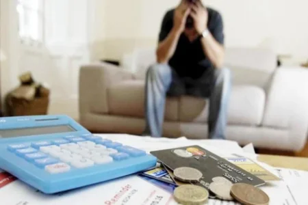 Deputat problemli kreditlərin artmasından danışdı - Səbəb budur