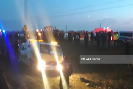 Toy karvanında ağır qəza oldu - Ölənlər VAR