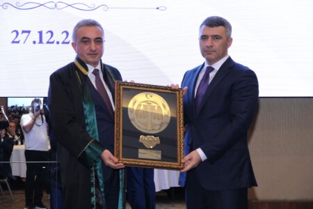 Ali Məhkəmə "Vəkilliyin dostu" mükafatı ilə təltif olundu