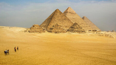 Böyük piramida ilə bağlı məlumatlar alt-üst oldu: Alimlər arasında mübahisə