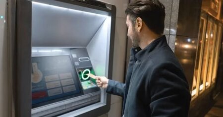 Səhvən maaşının 330 misli qədər pul aldı – Hamısı özündə qaldı