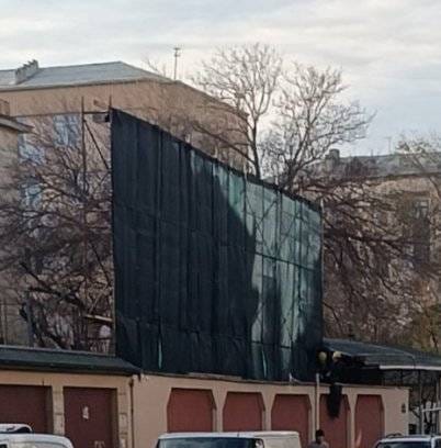 Möcüzə marketin QANUNSUZ TİKİNTİ "MÖCÜZƏSİ"-BAKIXANÖVDA ÖZBAŞINALIQ
