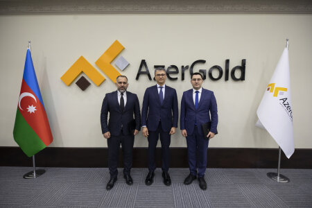 Zakir İbrahimov 4-cü “Yüksəliş” müsabiqəsinin qalibləri ilə Mentorluq proqramının yekunlarına dair görüş keçirib