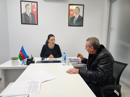 Ombudsman Səbinə Əliyeva vətəndaşları qəbul edib