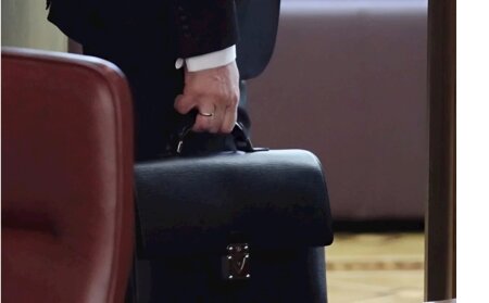 Elmi Cərrahiyyə Mərkəzində qalmaqal: Yeddi professor kənarlaşdırıldı — VİDEO