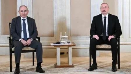 İlham Əliyevlə 500 min dollar alacağıq - Paşinyan