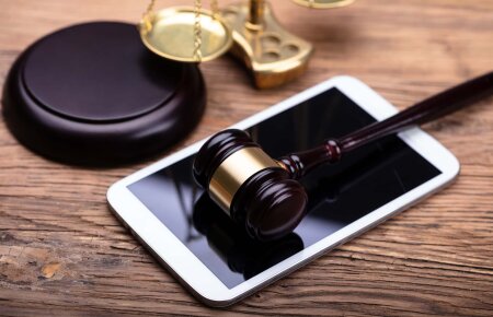 Müstəntiq məhkəmə qərarı olmadan kimin telefonuna baxa bilər? - AÇIQLAMA