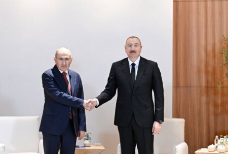Əbu-Dabidə Azərbaycan Respublikasının Prezidenti İlham Əliyevin Ermənistan Respublikasının Baş naziri Nikol Paşinyan ilə geniş tərkibdə görüşü keçirilir