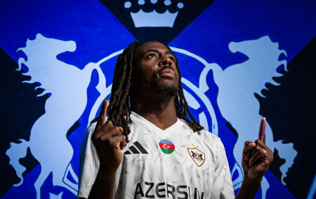 “Qarabağ” Azərbaycana yenu ayaq basan legionerini bu cür tanıtdı - VİDEO