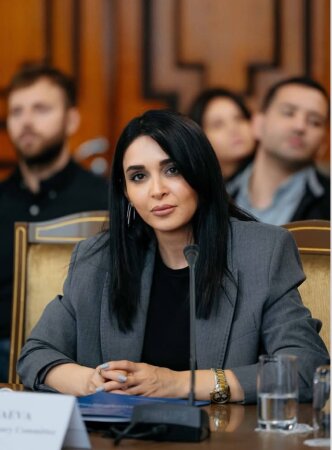 Televiziya kanallarının efirə ekspert kimi dəvət elədiyi vəkil kimdir? - TƏFƏRRÜAT