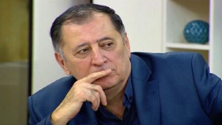 Baba Vəziroğlu Fazil Mustafaya: “İmkanlı ailələrin qızları da 200-300 manat alimentə görə ayrılırlar?”