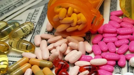 ÖLKƏYƏ gətirilən dərmanların çəkisi azaldı, dəyəri artdı