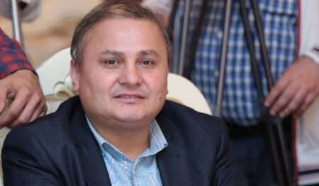Aydın Xan Əbilov: ““Uşaq pulu” tələb edirik və pulu bahalı telefonlara, əyləncələrə xərcləyirik”