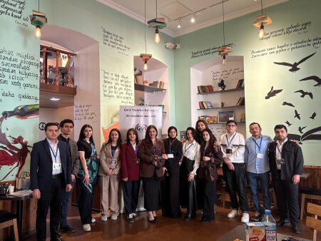Gənc Yazarlar İttifaqının 20 üzvünün qələmə aldığı “Hər qələmdən bir həyat” adlı antologiyanın təqdimat mərasimi keçirilib