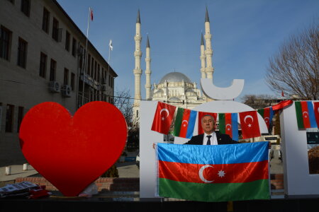 SERDAR ÜNSAL "24 NİSAN BİR ERMENİ  VE EMPEYALİST YALANIDIR"DEDİ