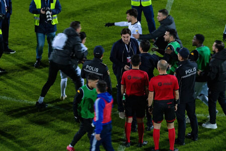 Azərbaycanda iki komanda arasında insident düşdü, köməyə polis çağırıldı - VİDEO