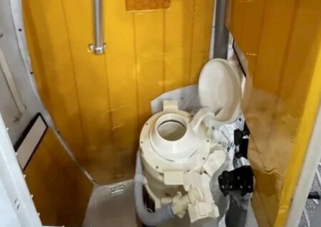 Kosmosda TUALET dondu-TƏFƏRRÜAT