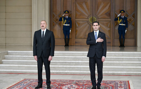 Prezident həmkarını qarşıladı - Foto
