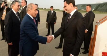 Türkmənistan Prezidenti Sərdar Berdiməhəmmədov Azərbaycana səfərə gəlib