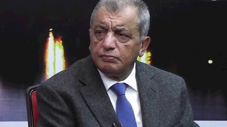 "Nigeriyada bizdən çox neft çıxarırlar, amma onlar bizdən yoxsul yaşayırlar”. – Yazıçıdan deputata sərt reaksiya