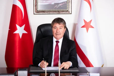 Ünal Üstel: Şimali Kipr Azərbaycanla birbaşa reyslərin tezliklə açılmasına ümid edir
