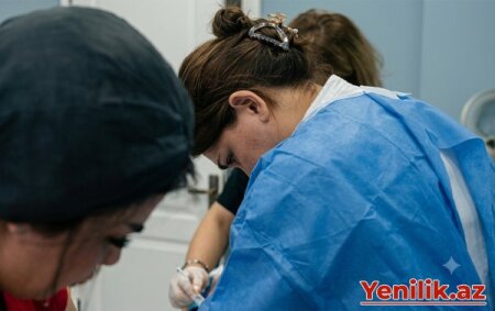 Bakıda fəaliyyət göstərən klinikalardan birində antisanitar mühitdə liposaksiya (piysovurma) əməliyyatının icra olunmasını əks etdirən görüntülər yayılıb.