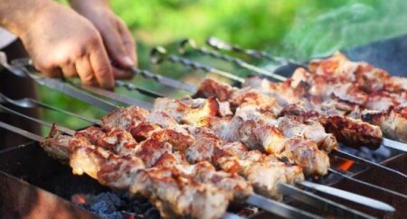 Müntəzəm kabab yeməyin  üçün gizli təhlükələri açıqlanıb