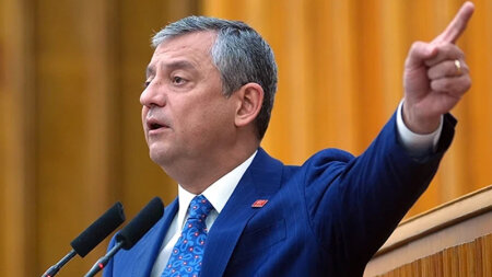 Özgür Özəl CHP ilə vidalaşdı: Yeni partiyanı elan etdi