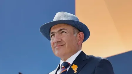 Paşinyan Xamenei ilə vida mərasiminə qatılıb