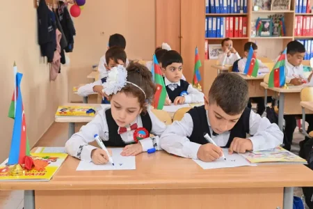 Bəzi sertifikasiya suallarını şagirdlər də cavablandıra bilərdi - AÇIQLAMA