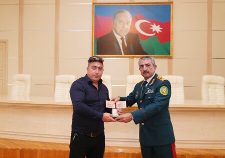 Azərbaycan Sərhəd Mühafizəsinin 107-ci ildönümü ərəfəsində şəhid ailələrinə ordenlər təqdim olunmuşdur