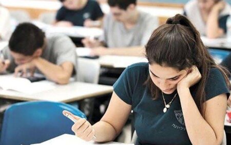 Kolleclərə qəbul çətinləşir: 150 bal toplayanlar belə kənarda qala bilər