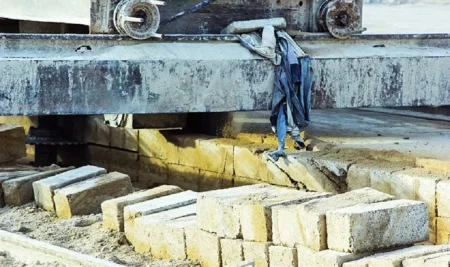 Abşeronda karxanada kişi ayağının qurğuda qalması nəticəsində ölüb.