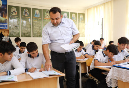 Kimya, biologiya, fizika... - Gələcəkdə müəllim qıtlığı yarana bilər?