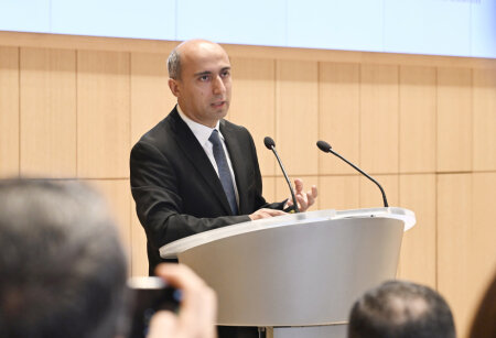 "Bəzi bölgələrdə oxu savadlılığı üzrə ciddi problemlər var" - Nazir