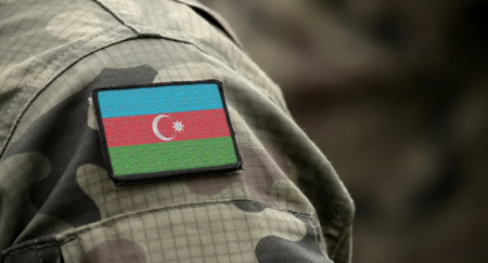 Azərbaycanda hərbçilərin maaş və pensiyası artırılır.