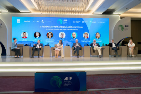 2-ci Azərbaycan Beynəlxalq İnvestisiya Forumu çərçivəsində “Kritik xammal və qlobal iqtisadi təhlükəsizlik” mövzusunda panel sessiya keçirilib
