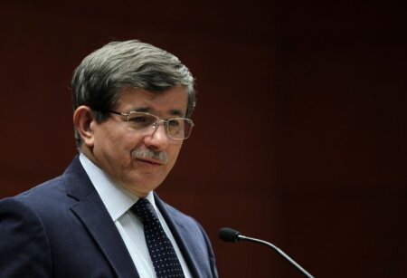 Əhməd Davudoğlu barəsində prezidenti təhqir ittihamı ilə istintaq başladılıb