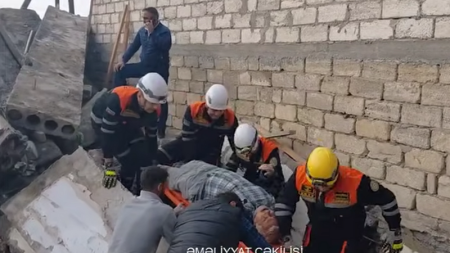 Bakıda tikilməkdə olan evdə uçqun baş verdi: 1 nəfər öldü, 1 nəfər yaralandı - VİDEO
