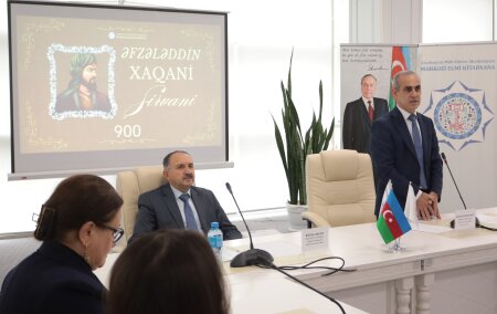MEK-də Xaqani Şirvaninin yaradıcılığında elm, mütaliə və kitab mədəniyyətinə həsr olunmuş seminar keçirilib
