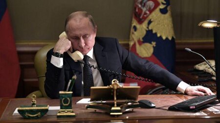 "Mən Putinə qarşıyam" yazılı köynəyə görə saxlanıldı - Absurd hadisələr